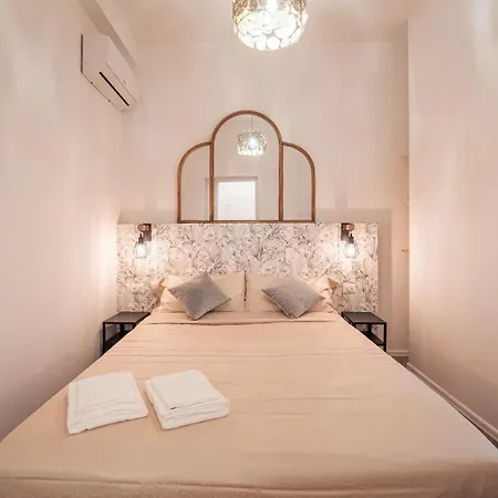 Elegant Design In Historical Center