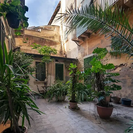 Apartman Elegant Design In Historical Center